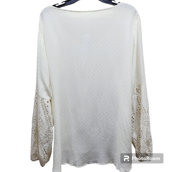 * Maurices Womens Blouse Plus Size 1X, 16/18 Cream BOHO Eyelet Balloon  Sleeve - Picture 2 of 6